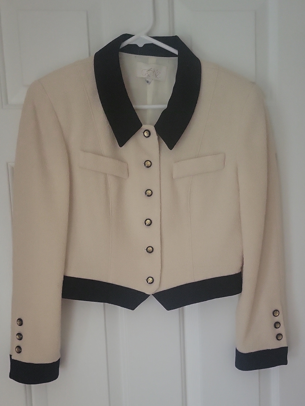 Vintage Caché Cropped Blazer Cream Beige Black Trim 90s